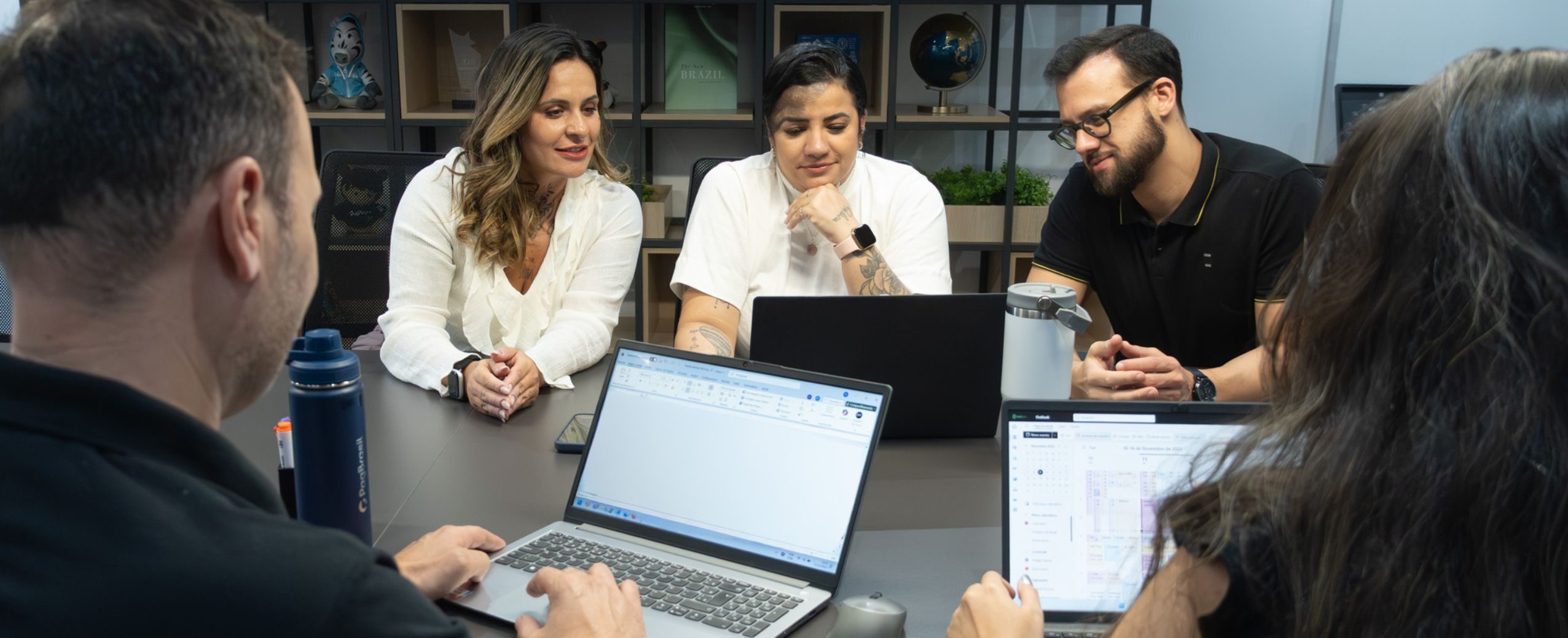 team(2552 x 1038 px)